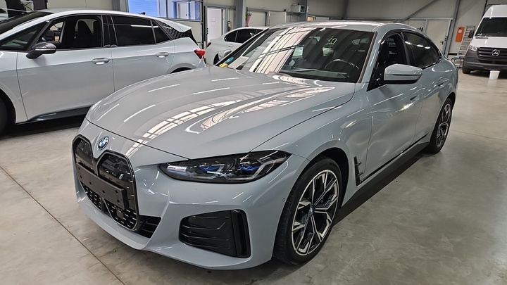 Foto 2 van BMW i4