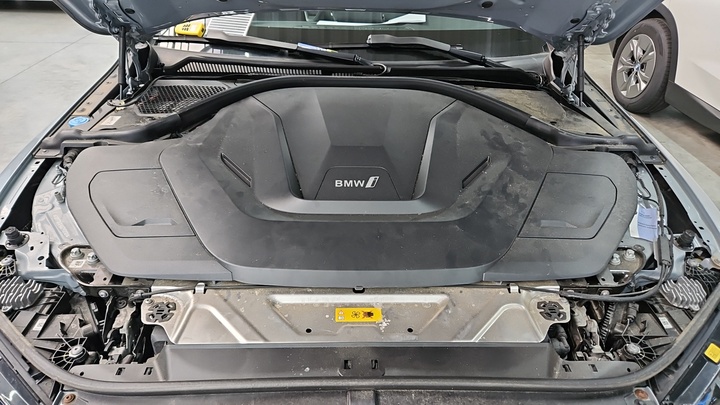 Foto 12 van BMW i4