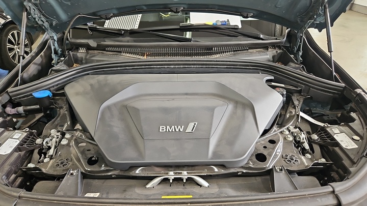 Foto 12 van BMW ix1