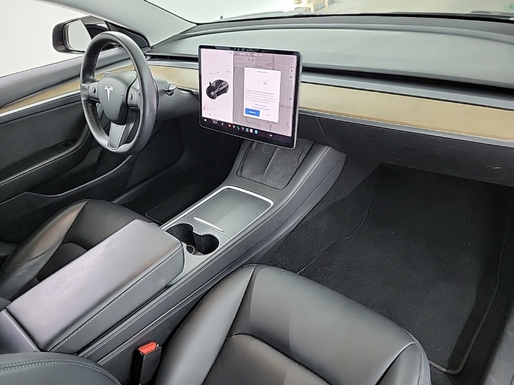 Photo 5 of Tesla Model 3