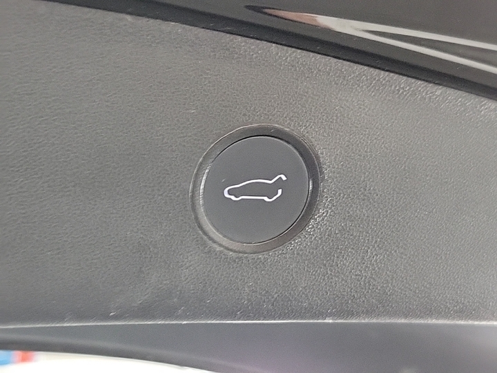 Photo 12 of Tesla Model 3