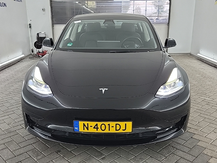 Photo 14 of Tesla Model 3