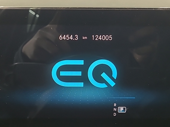 Photo 10 of Mercedes EQA