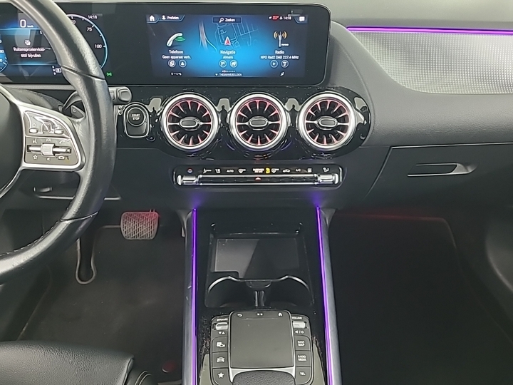 Photo 11 of Mercedes EQA