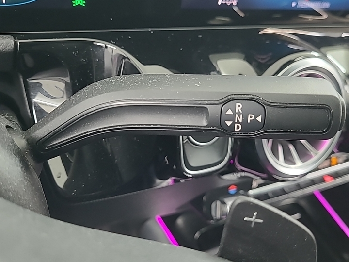 Photo 13 of Mercedes EQA