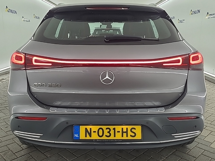 Photo 16 of Mercedes EQA