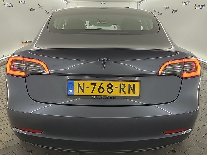 Foto 14 van Tesla Model 3