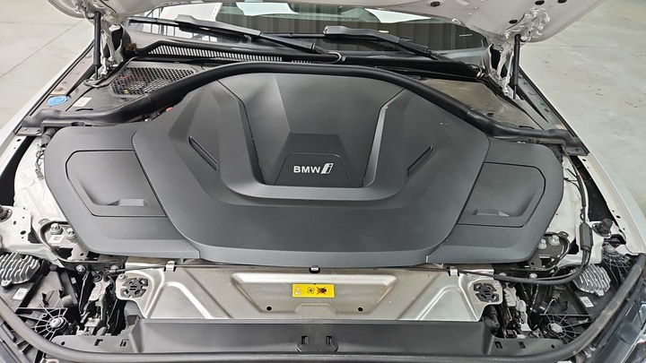 Foto 12 van BMW i4