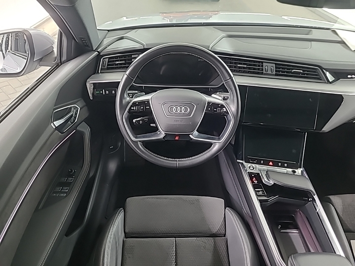 Foto 8 van Audi e-tron