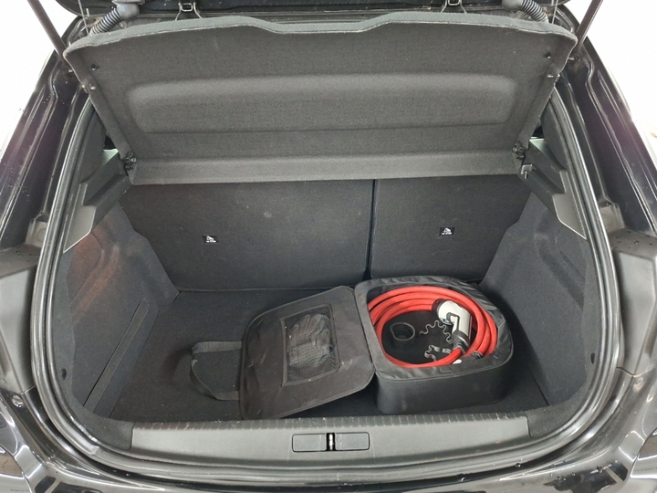Foto 6 van Peugeot E-208