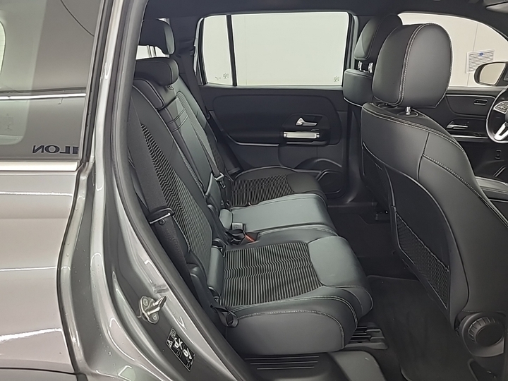 Photo 8 of Mercedes EQB