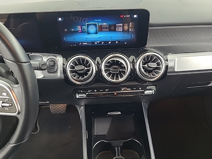 Photo 11 of Mercedes EQB