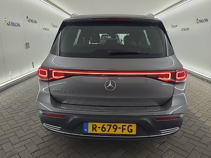 Photo 15 of Mercedes EQB