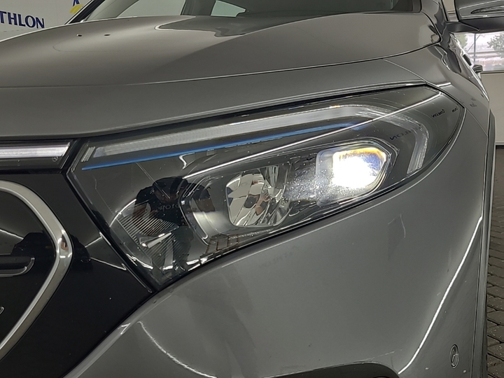 Photo 16 of Mercedes EQB
