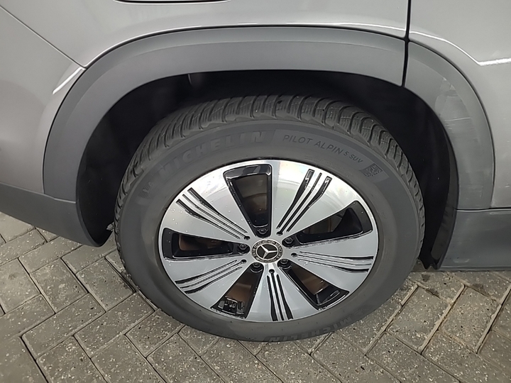 Photo 19 of Mercedes EQB