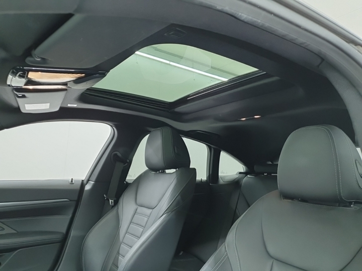Foto 16 van BMW i4