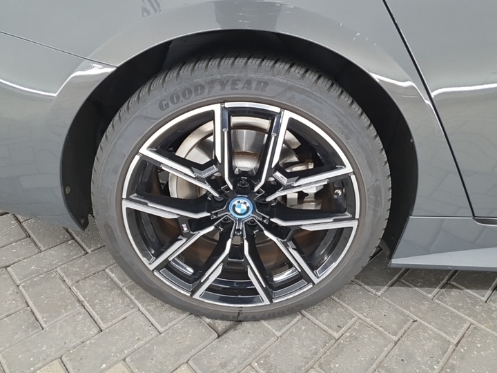 Foto 19 van BMW i4