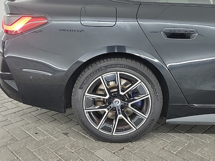 Foto 17 van BMW i4