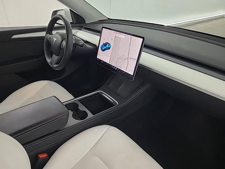 Foto 6 van Tesla Model Y