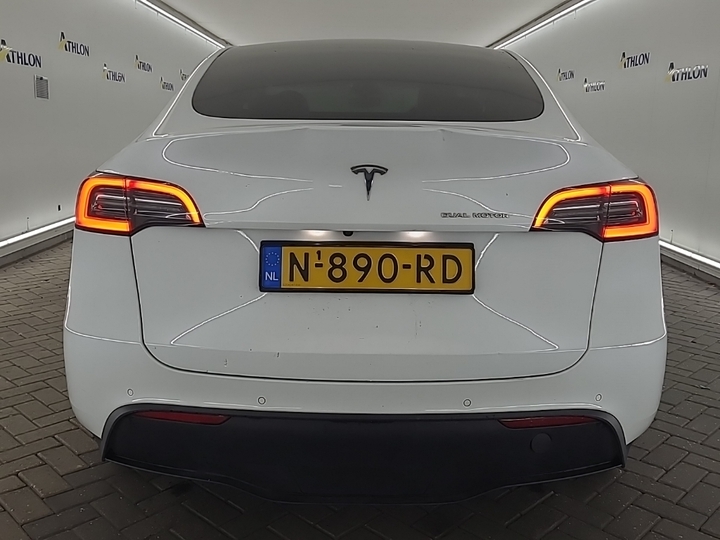 Foto 14 van Tesla Model Y