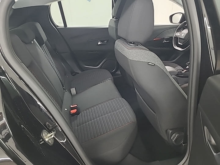 Foto 7 van Peugeot E-208