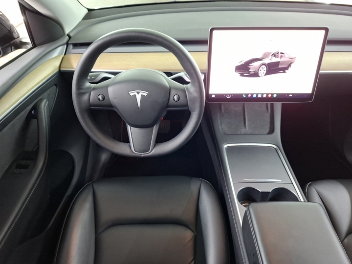 Foto 6 van Tesla Model Y