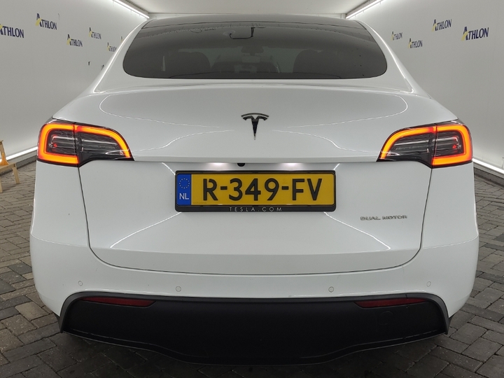 Foto 15 van Tesla Model Y