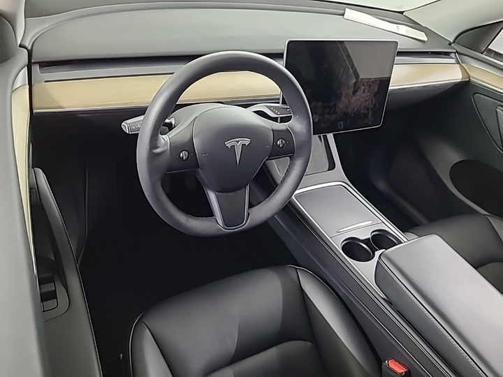 Foto 9 van Tesla Model Y