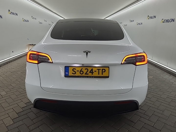 Foto 20 van Tesla Model Y