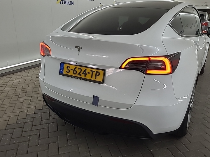 Foto 22 van Tesla Model Y