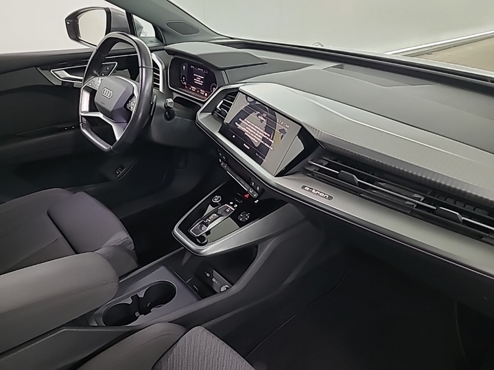 Photo 7 of Audi Q4 e-tron