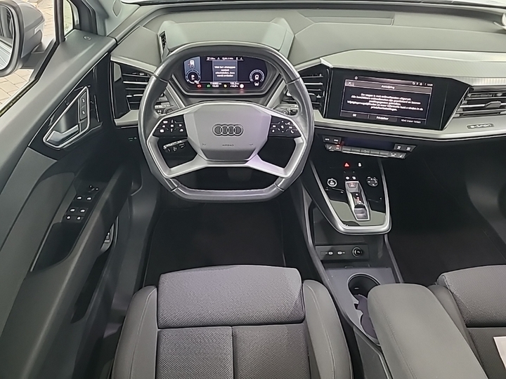 Photo 9 of Audi Q4 e-tron