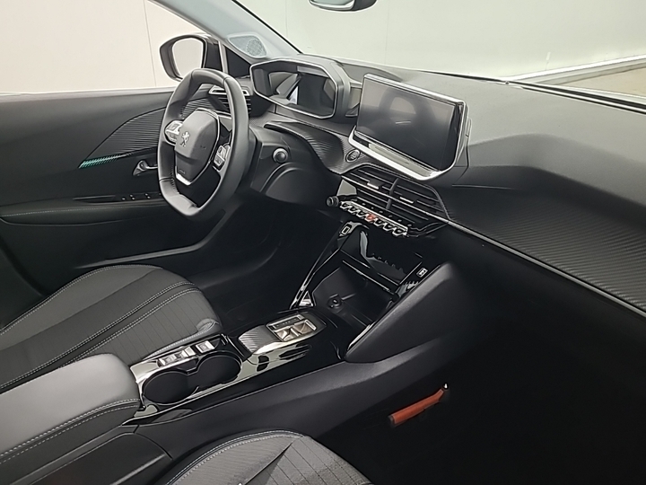 Foto 6 van Peugeot E-208