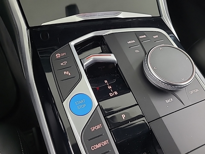 Foto 13 van BMW i4