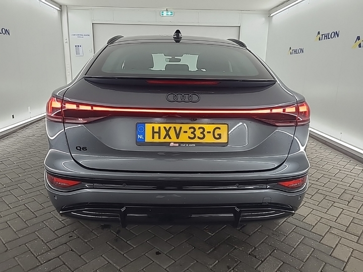 Foto 17 van Audi Q6 sportback e-tron