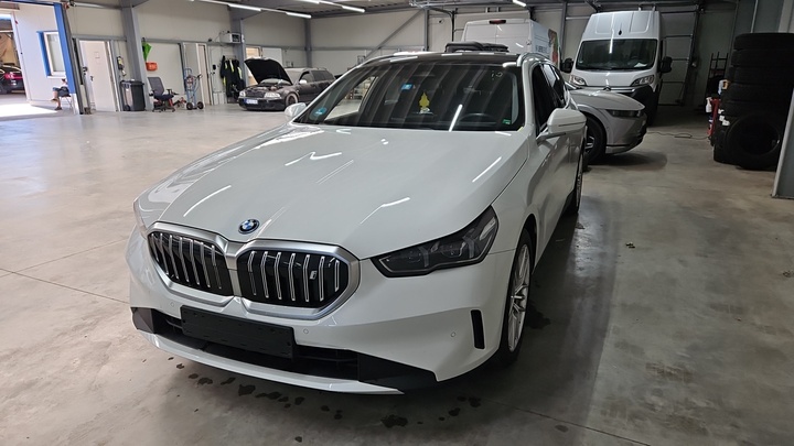 Foto 2 van BMW i5