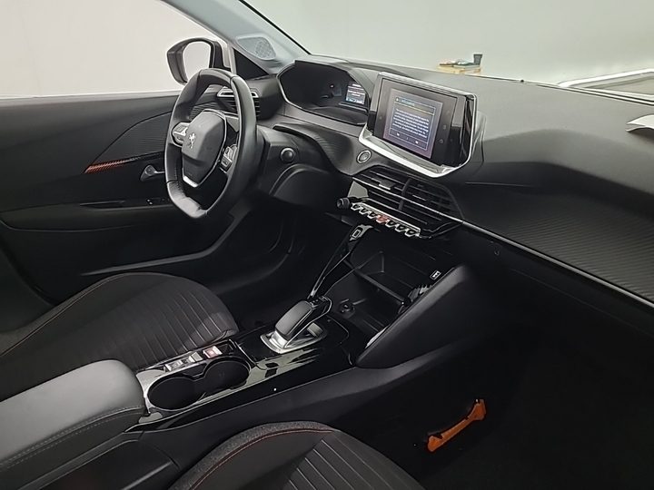 Photo 7 of Peugeot E-208