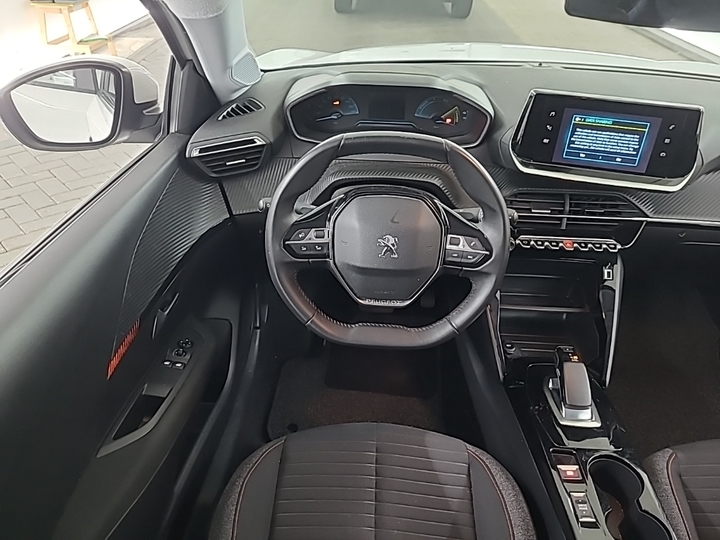 Photo 9 of Peugeot E-208