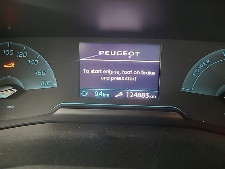 Photo 10 of Peugeot E-208
