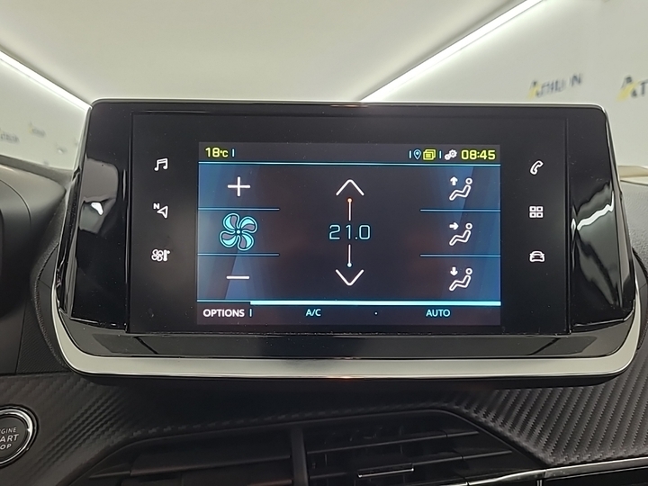 Photo 11 of Peugeot E-208