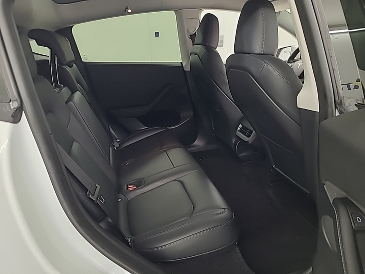 Foto 8 van Tesla Model Y