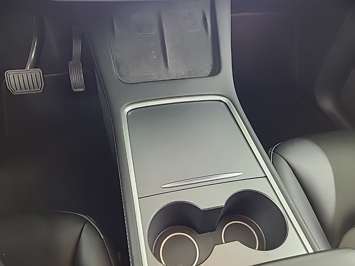 Foto 11 van Tesla Model Y