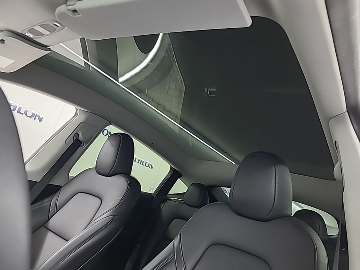 Foto 12 van Tesla Model Y