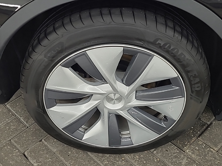 Foto 16 van Tesla Model Y
