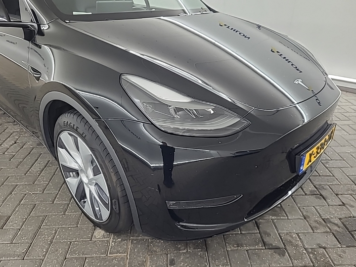 Foto 20 van Tesla Model Y