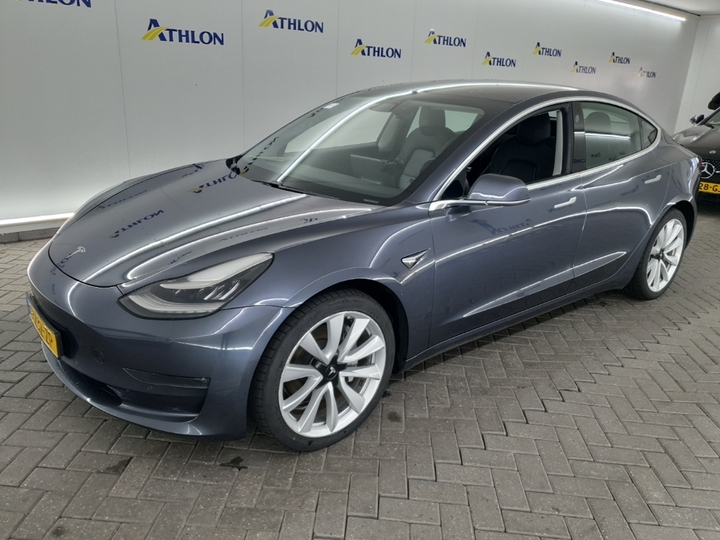 Photo 2 of Tesla Model 3