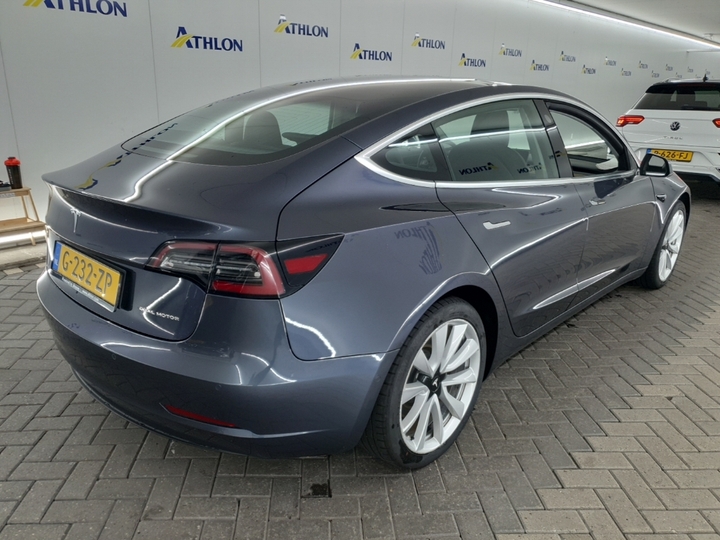 Photo 4 of Tesla Model 3