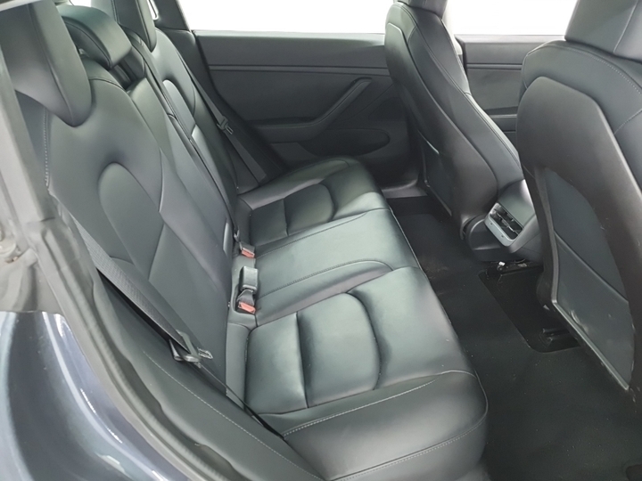 Photo 8 of Tesla Model 3