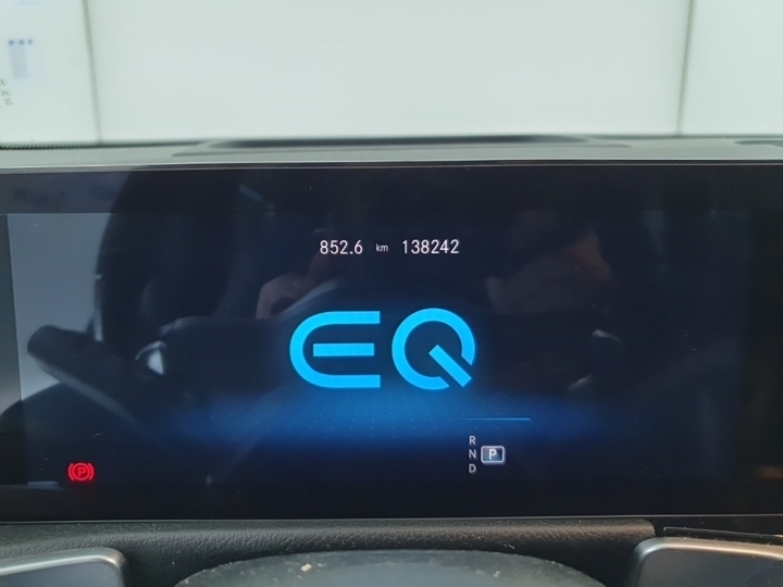 Foto 10 van Mercedes EQB