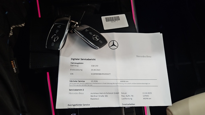 Foto 12 van Mercedes EQB